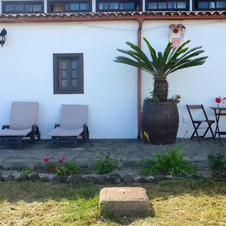 Charming In Santa Cruz, 70 M² With Terrace * Los Silos